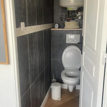 Cozy For 2 People, Ac, Center, 12 Min To *