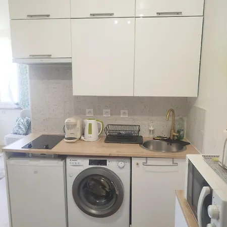 Apartman Cozy For 2 People, Ac, Center, 12 Min To *