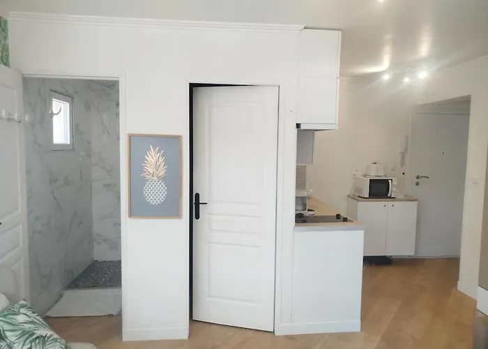 Cozy For 2 People, Ac, Center, 12 Min To Nizza